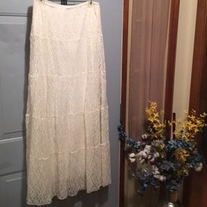 NWT Ivory stretch lace 5-tier skirt